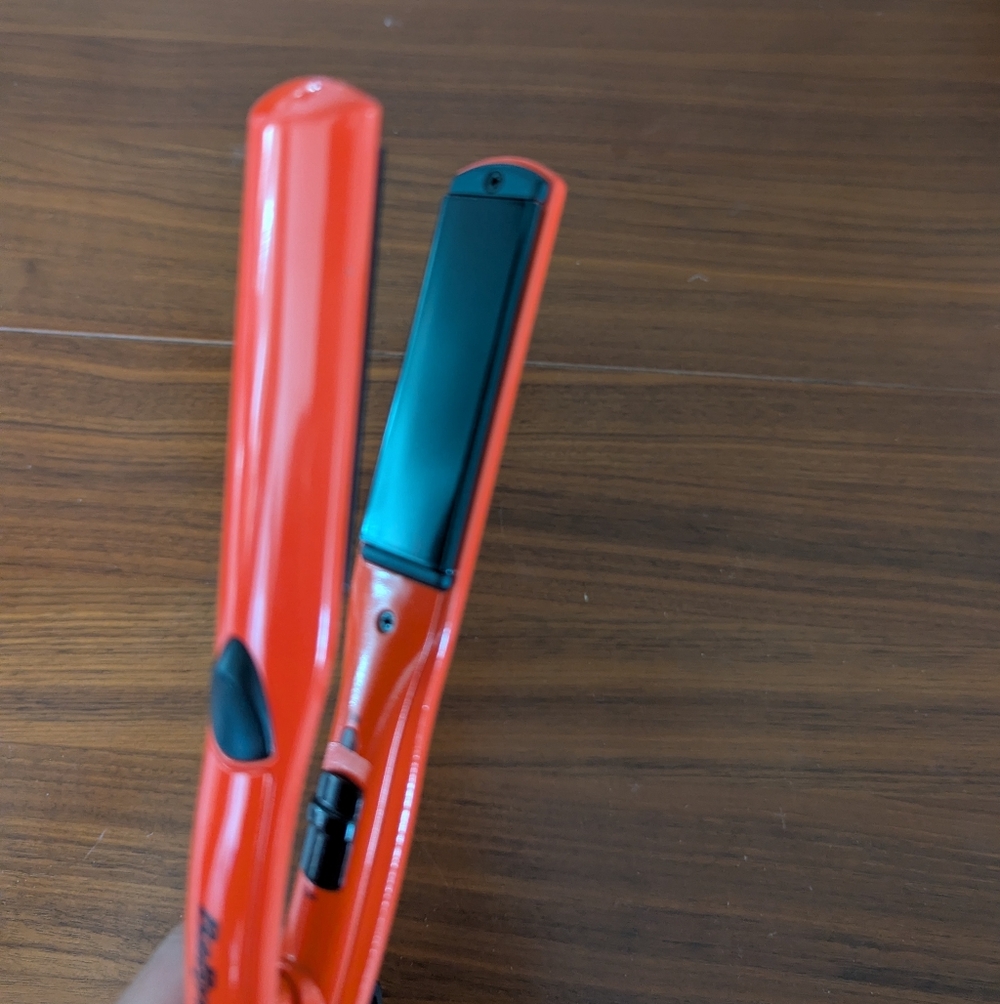 Babyliss Luxe Mini Straightener CS07 Sleek Red Fast Heating Pre Owned - Picture 5 of 6